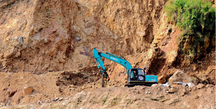 Eksploatacja młota hydraulicznego w koparkach – jak wydłużyć jego żywotność? Sprawdź, co naprawdę robi różnicę />
  </div>

                        