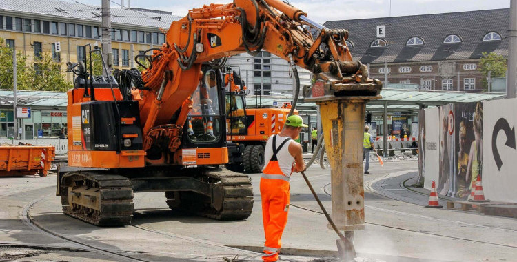 Jak działa młot hydrauliczny? Budowa i zasady działania młota. To warto wiedzieć! />
  </div>

                        