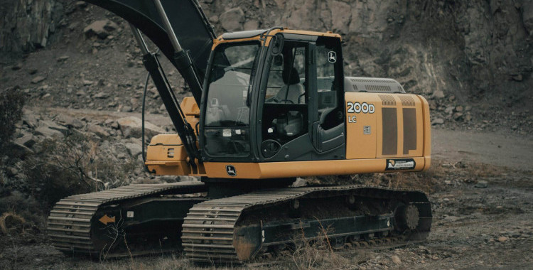 Wiertnice do koparek - co wybrać napęd hydrauliczny, mechaniczny czy pneumatyczny? />
  </div>

                        